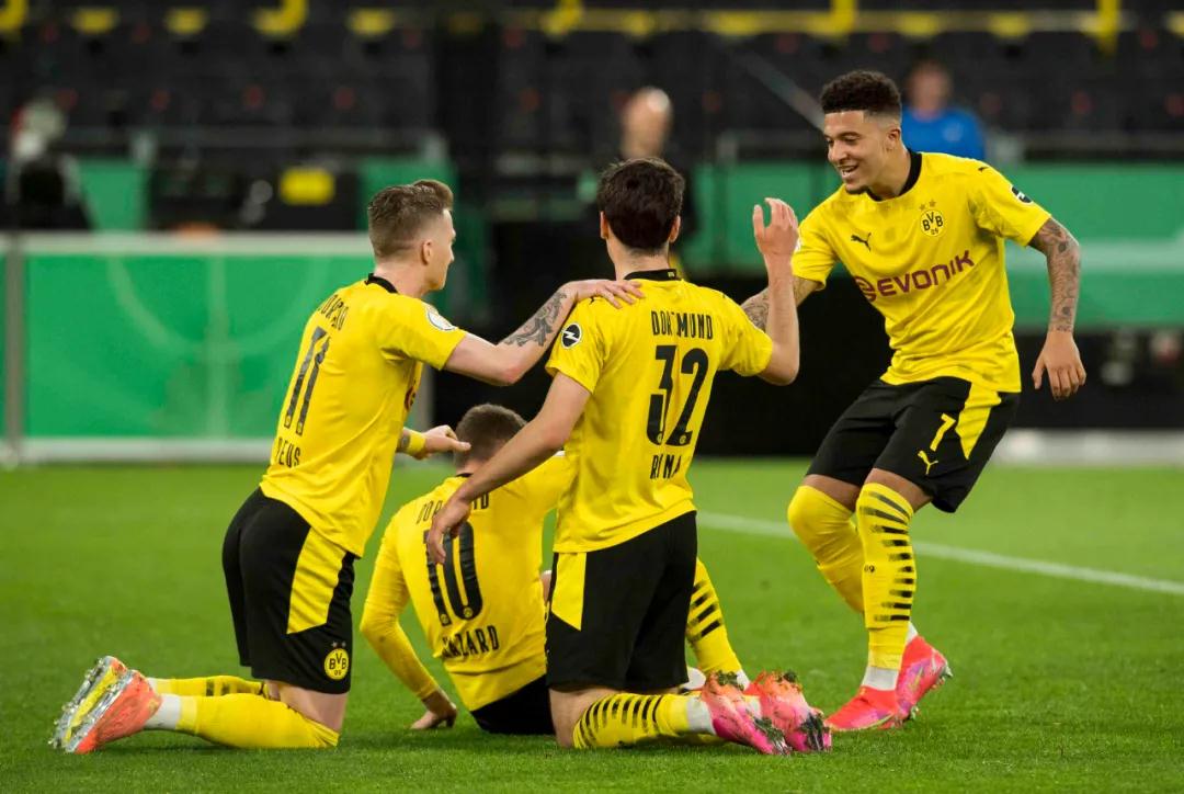 برشلونة يحتفل بعودة العهد الذهبي بعد إسقاط ريال مدريد بأربعة أهداف نظيفة
