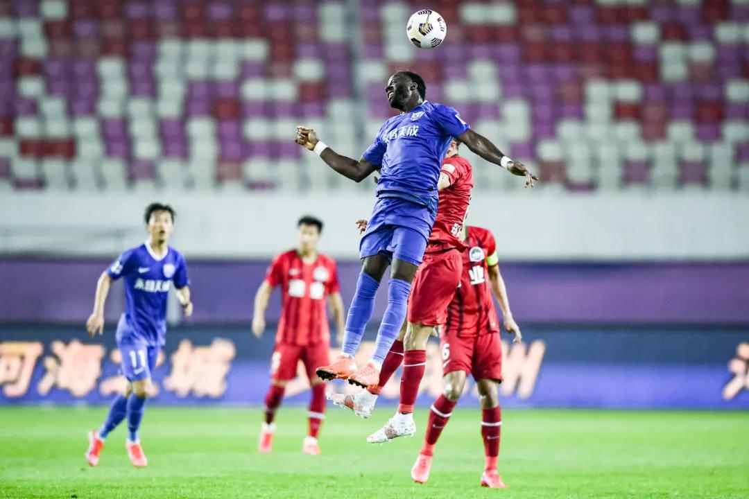 الأمير علي بن الحسين ينصح رئيس الفيفا بالابتعاد عن السياسة في قضية توسيع مونديال قطر 2022